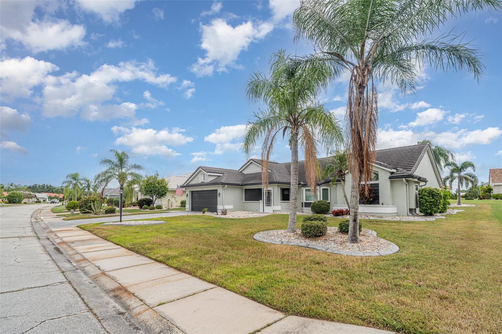Image 3 of 31 For 2048 Berry Roberts Drive