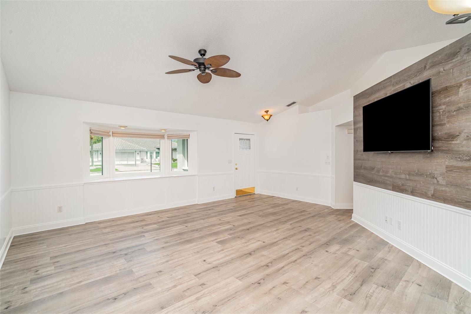 Image 4 of 31 For 2048 Berry Roberts Drive