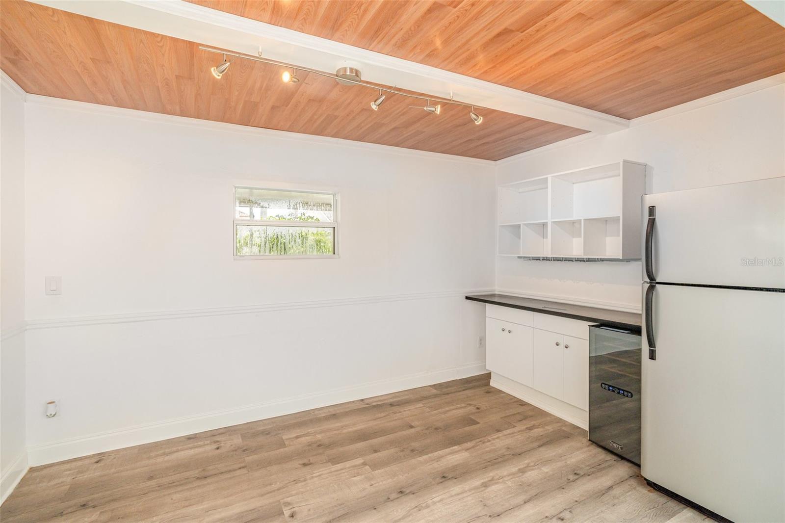 Image 8 of 31 For 2048 Berry Roberts Drive