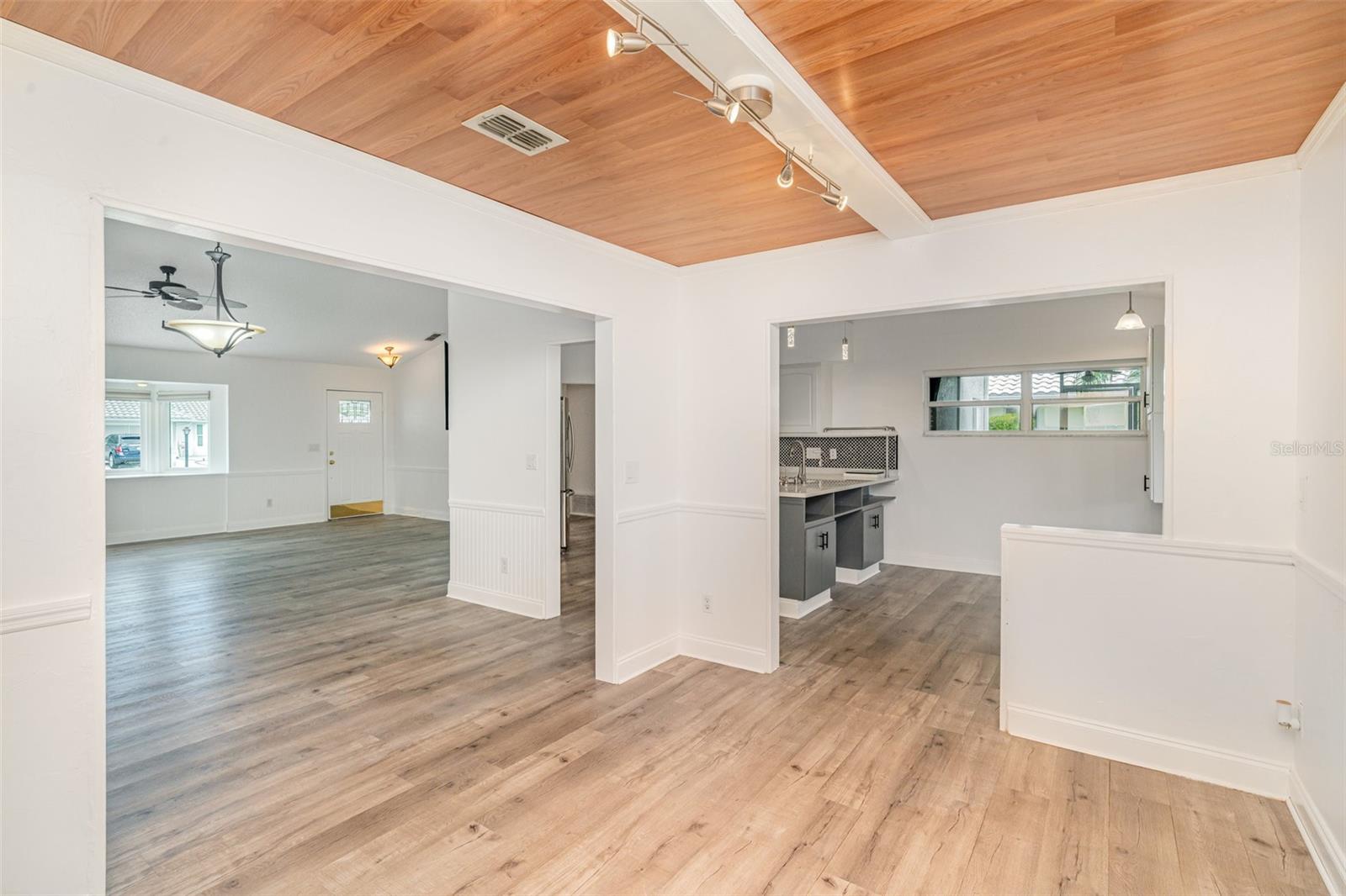 Image 9 of 31 For 2048 Berry Roberts Drive