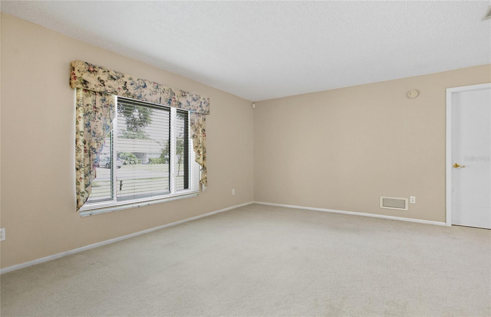 Image 12 of 38 For 4760 Saint Brides Circle