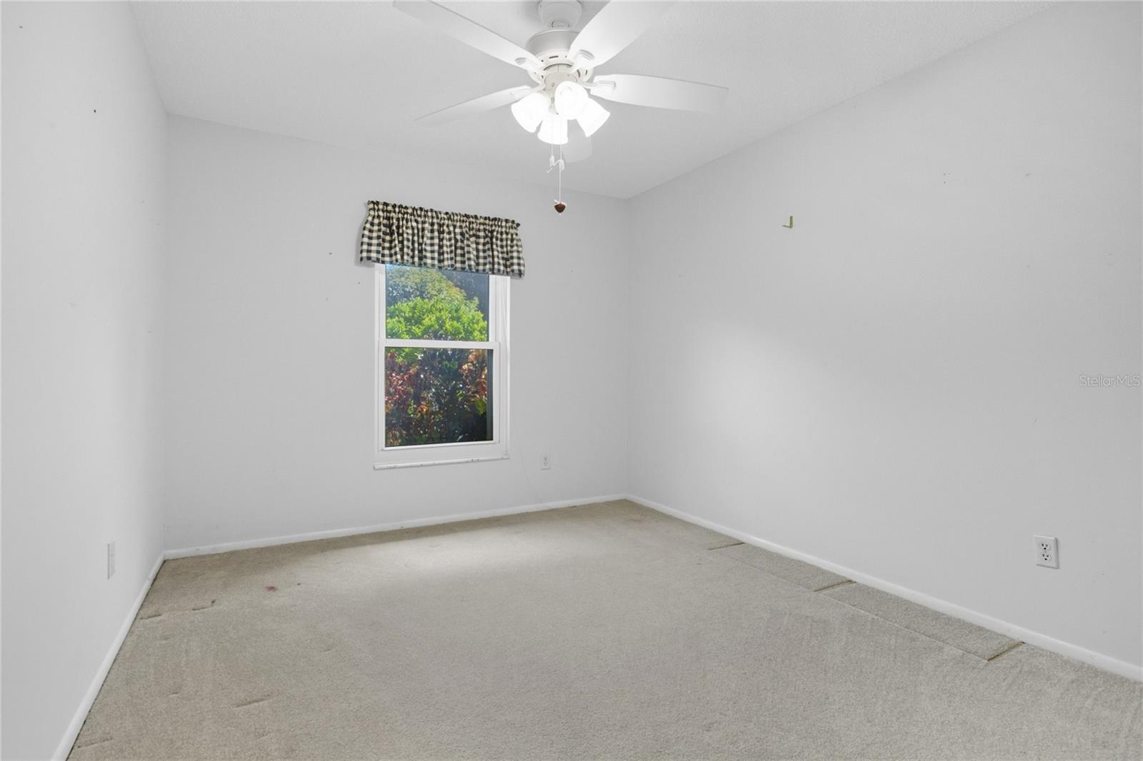 Image 20 of 38 For 4760 Saint Brides Circle
