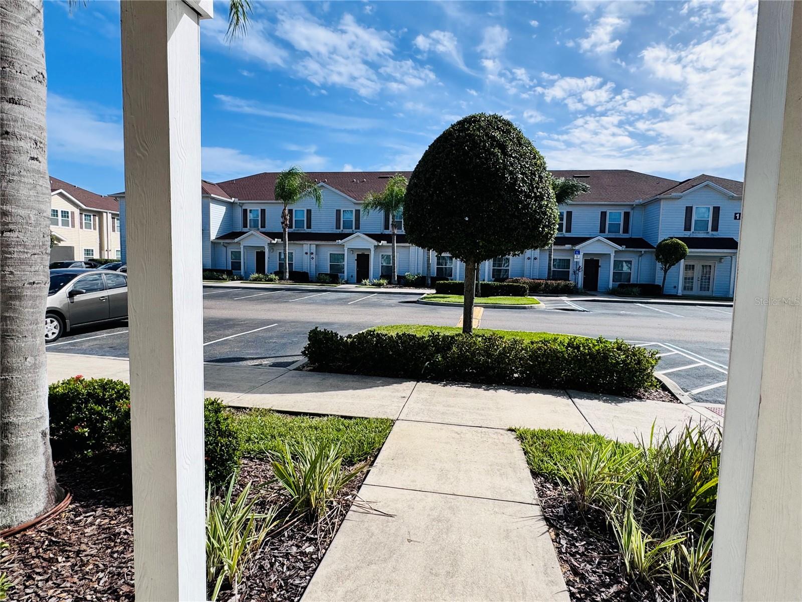 Image 2 of 9 For 8931 Shine Drive