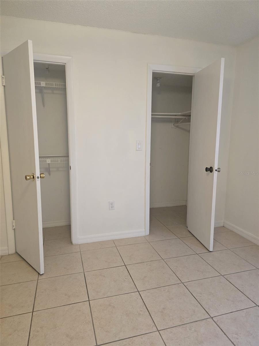 Image 11 of 17 For 6014 Amberly Court T28
