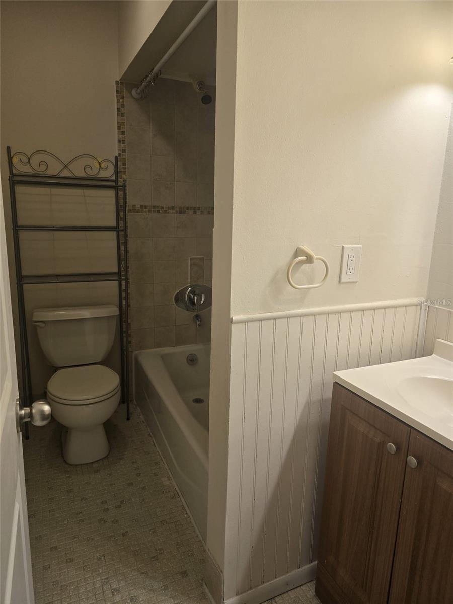 Image 15 of 17 For 6014 Amberly Court T28