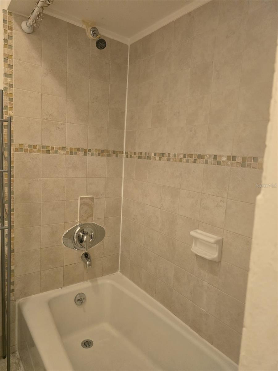 Image 16 of 17 For 6014 Amberly Court T28