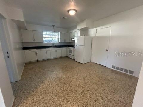 Image 4 of 15 For 423 Ridgewood Avenue