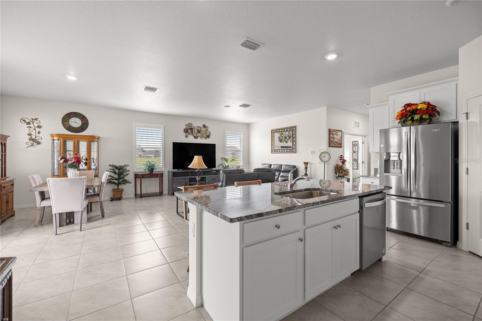 Image 10 of 29 For 6125 88th Loop