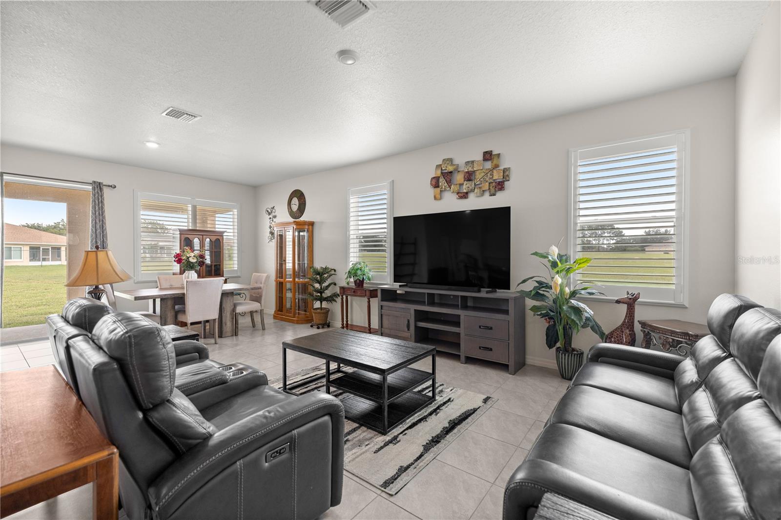 Image 11 of 29 For 6125 88th Loop