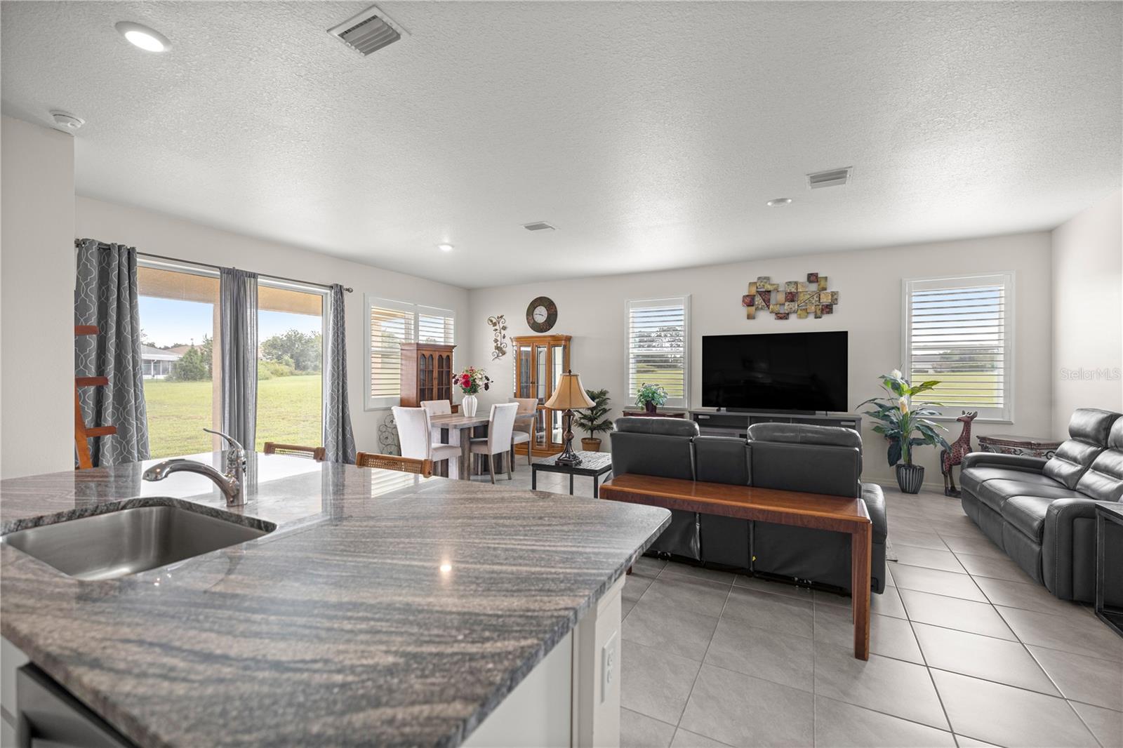 Image 12 of 29 For 6125 88th Loop