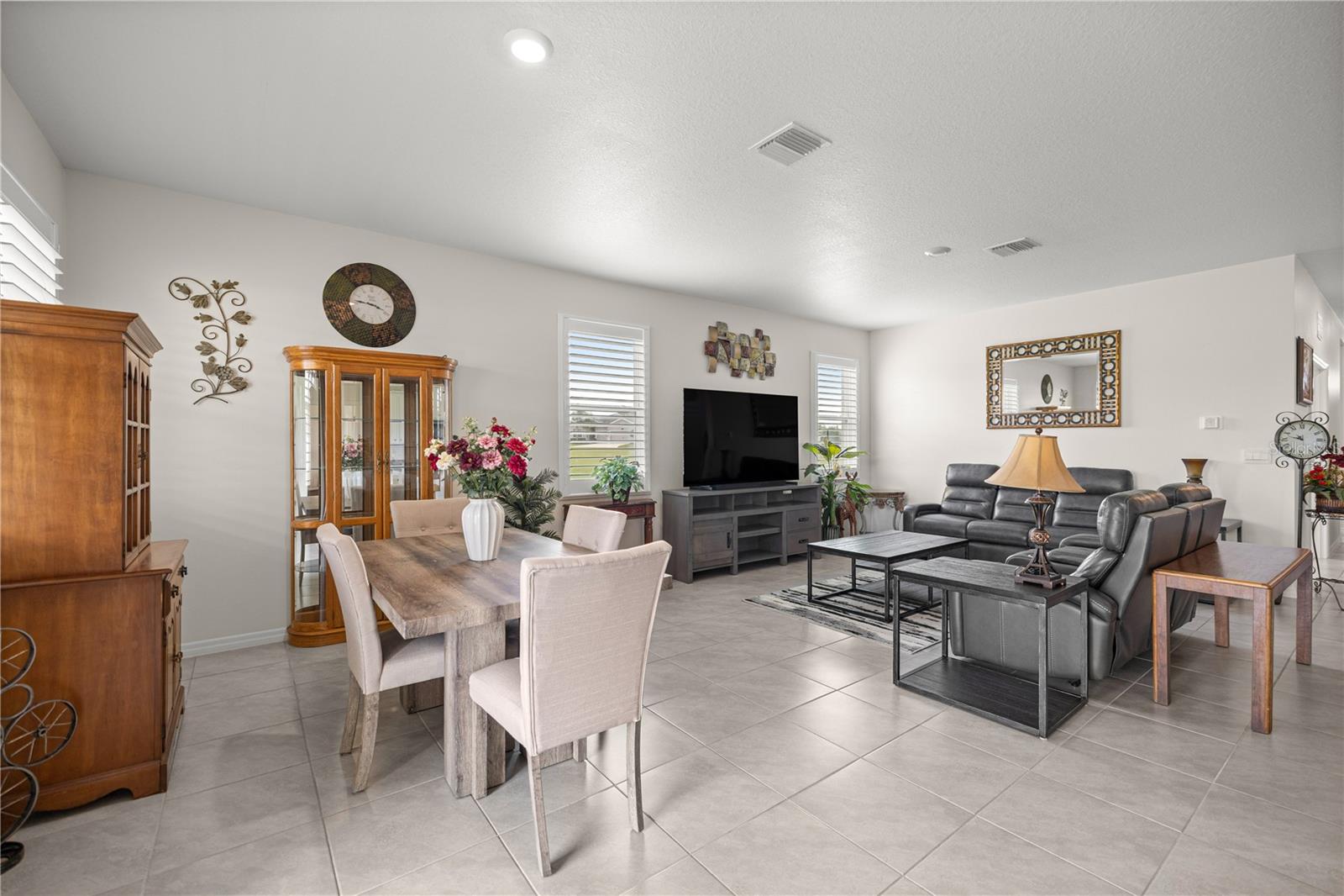 Image 13 of 29 For 6125 88th Loop