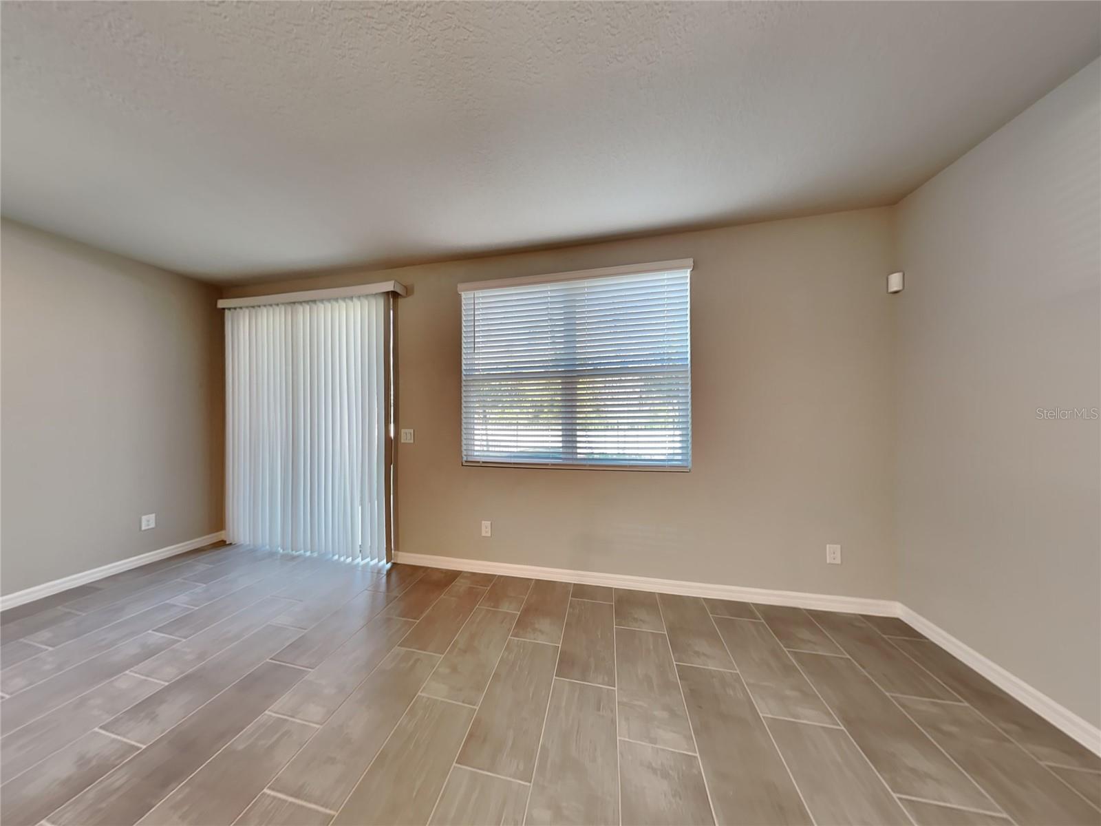 Image 3 of 16 For 1586 Grand Rue Drive