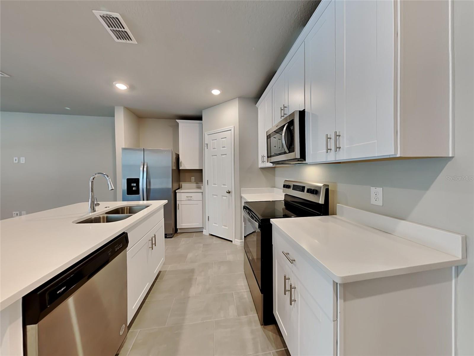 Image 5 of 16 For 1586 Grand Rue Drive