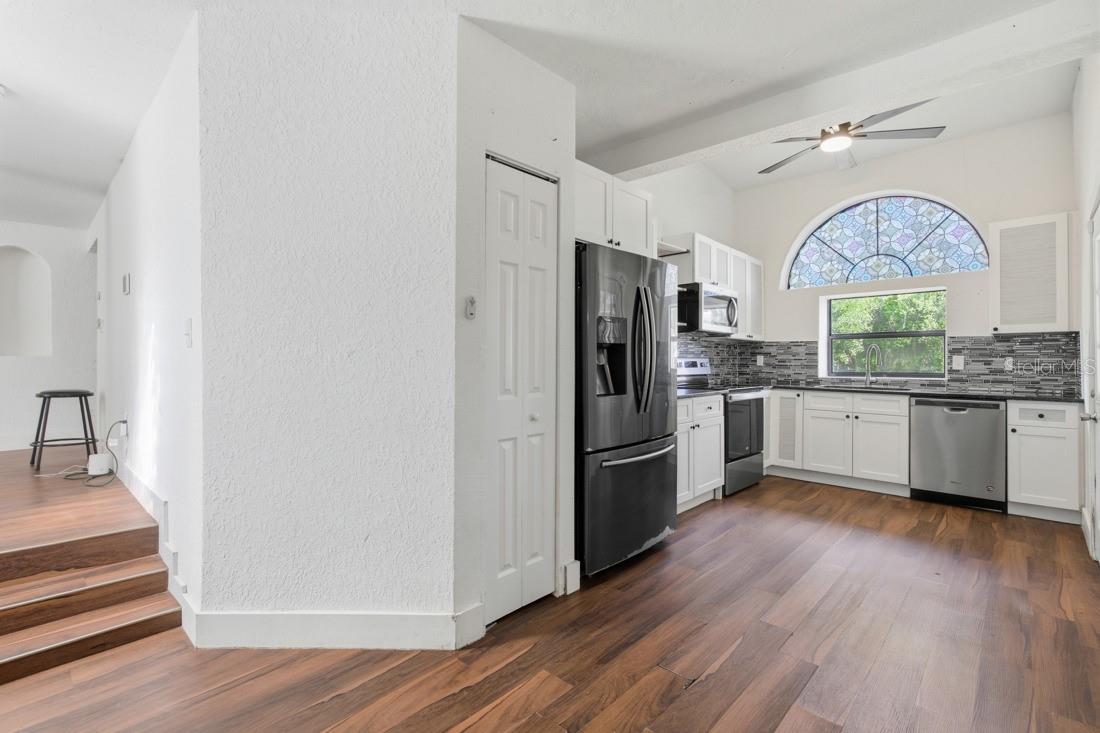 Image 8 of 23 For 711 Palmetto Avenue