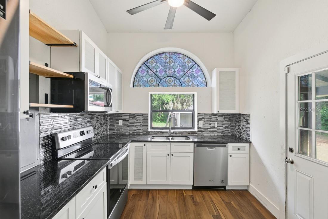 Image 9 of 23 For 711 Palmetto Avenue