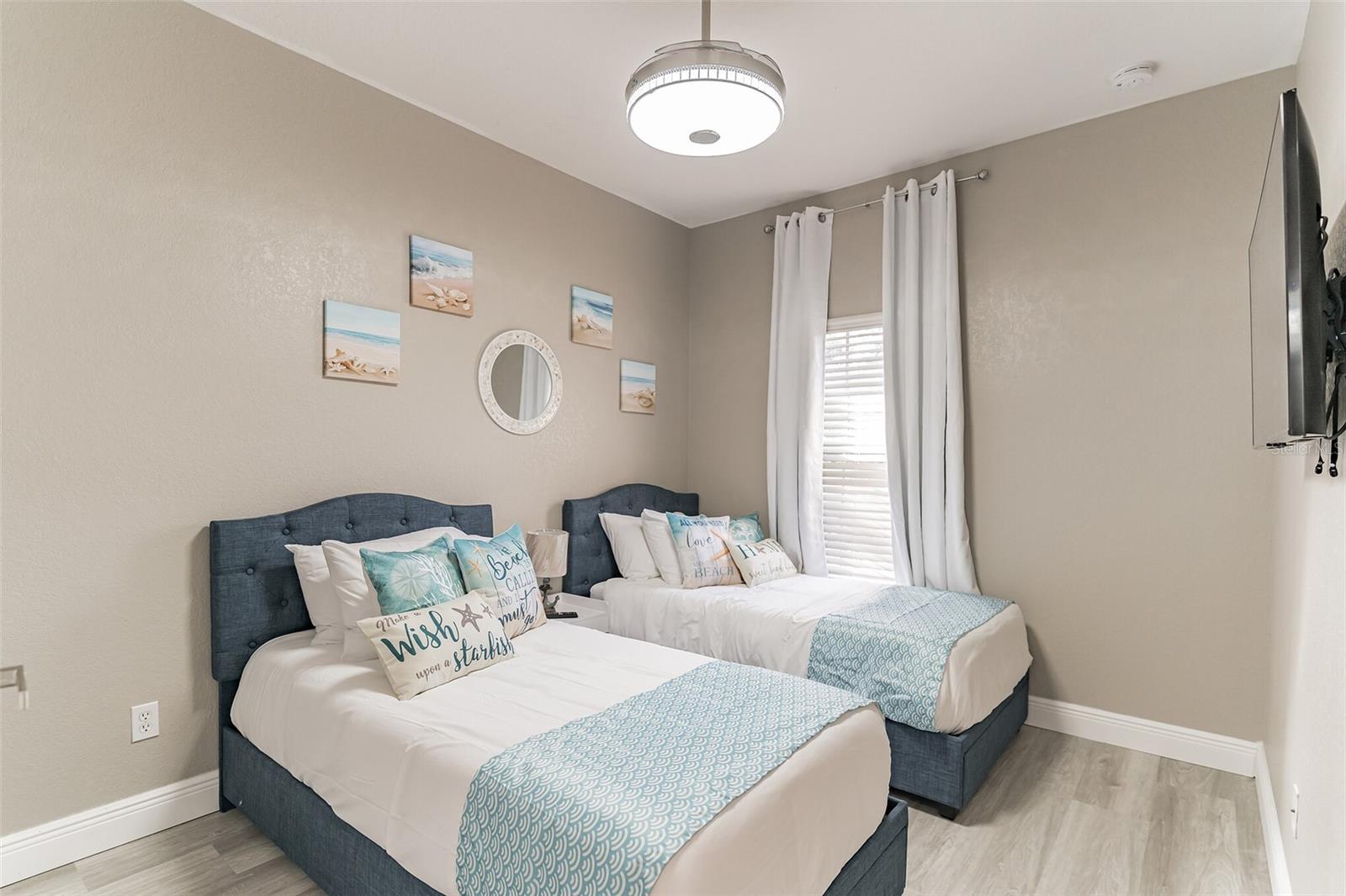 Image 19 of 30 For 2468 Caravelle Circle