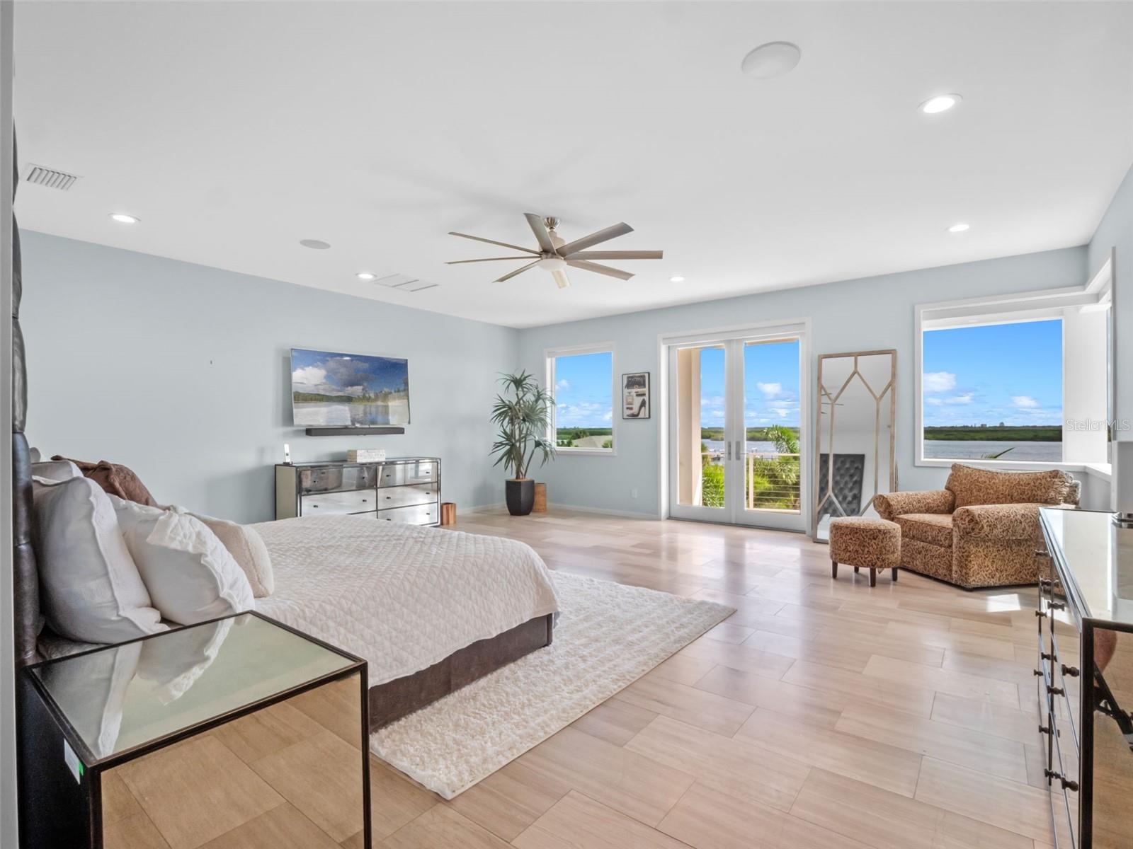 Image 39 of 82 For 1511 Riverside Drive