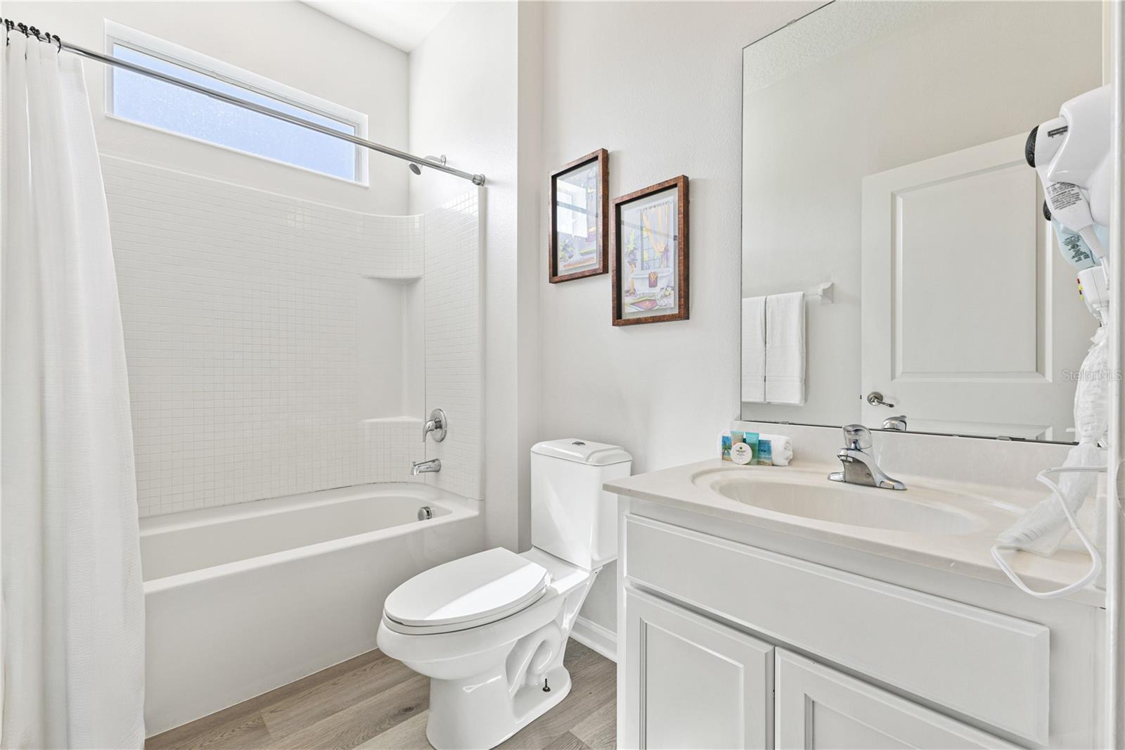 Image 14 of 49 For 2610 Calistoga Avenue