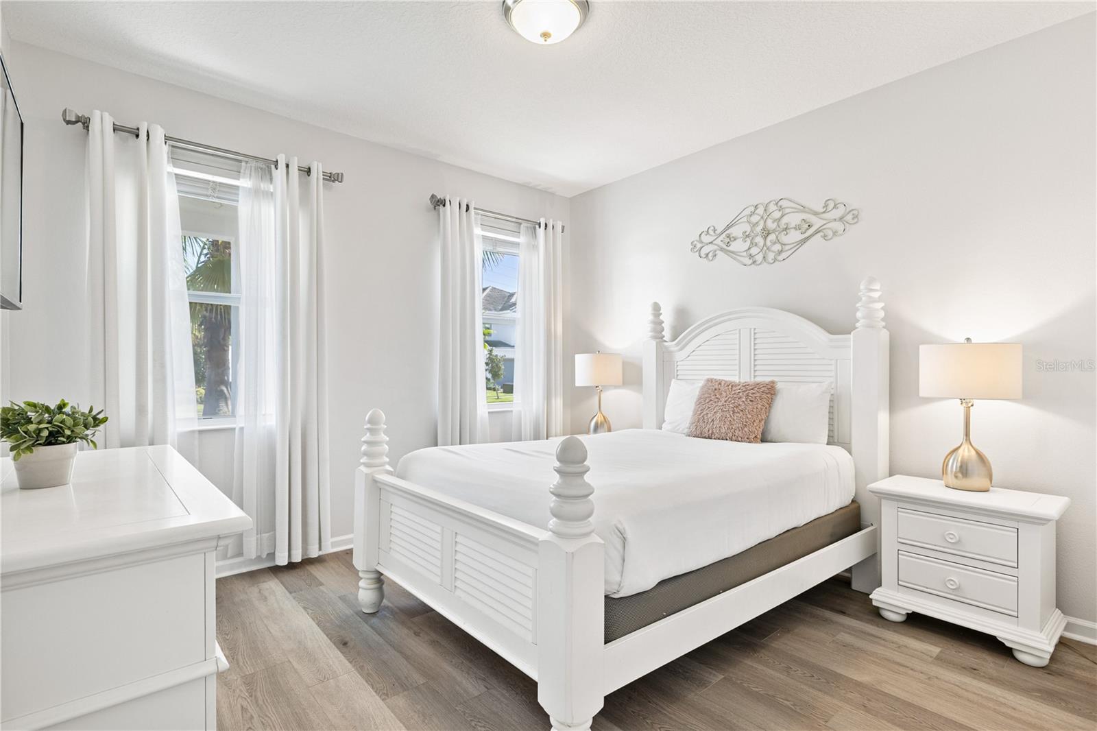 Image 15 of 49 For 2610 Calistoga Avenue