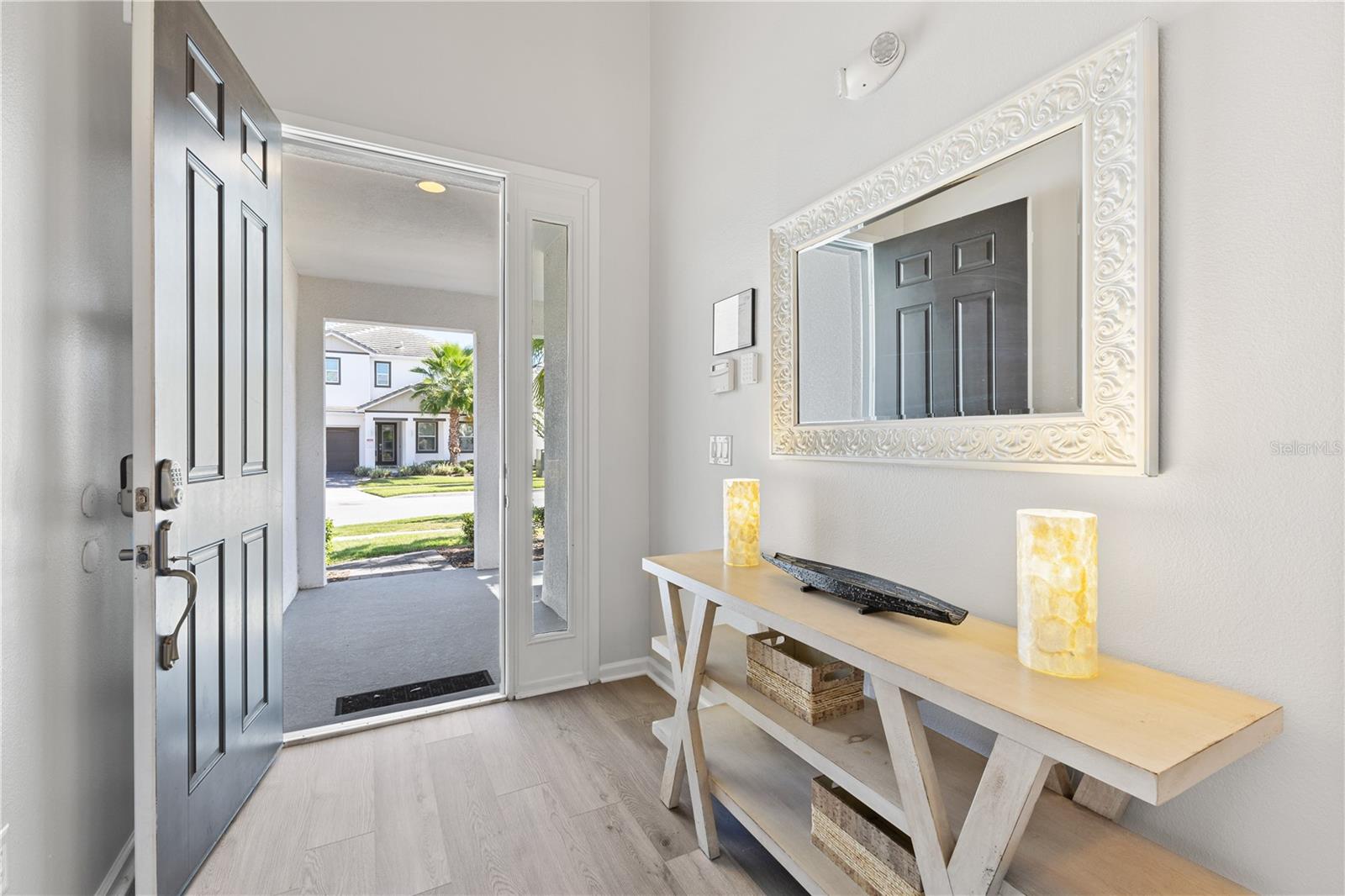 Image 4 of 49 For 2610 Calistoga Avenue