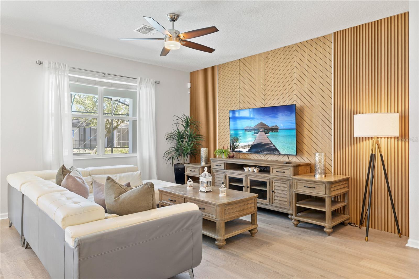 Image 5 of 49 For 2610 Calistoga Avenue