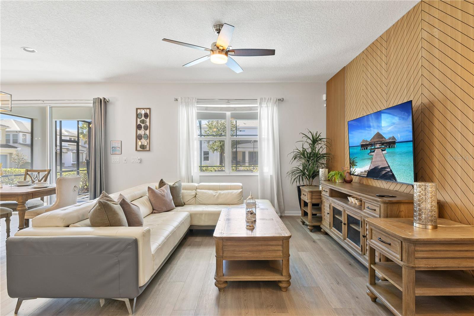 Image 6 of 49 For 2610 Calistoga Avenue