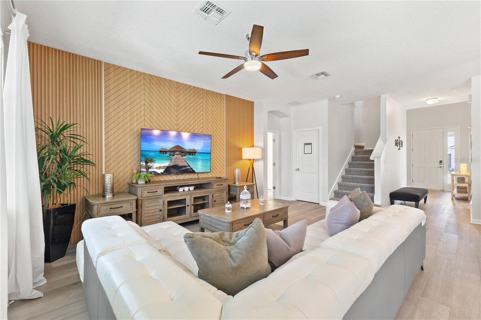 Image 7 of 49 For 2610 Calistoga Avenue