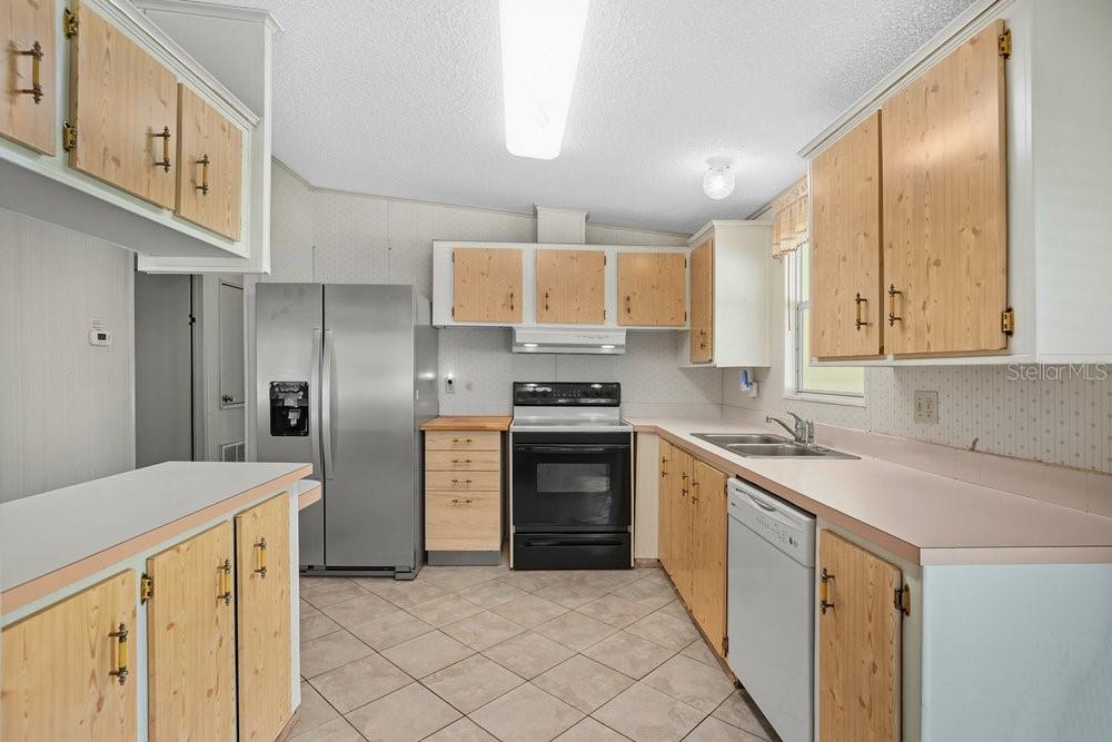 Image 10 of 39 For 152 Florence Boulevard
