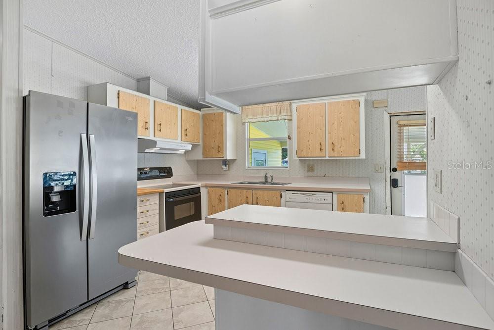 Image 12 of 39 For 152 Florence Boulevard