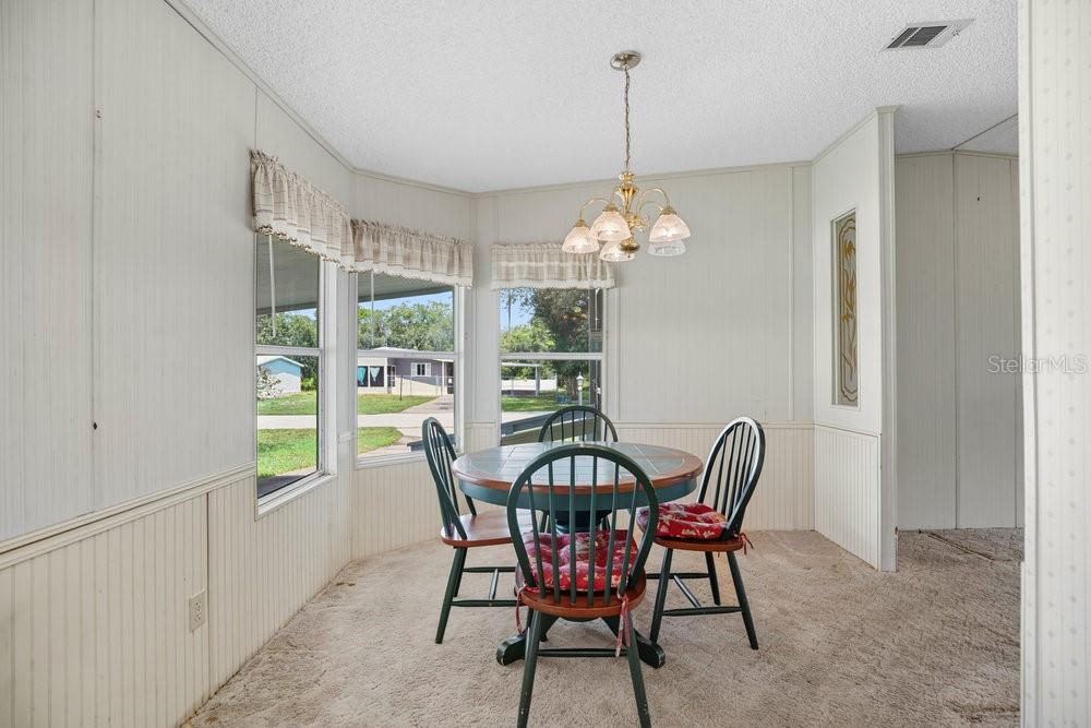 Image 14 of 39 For 152 Florence Boulevard