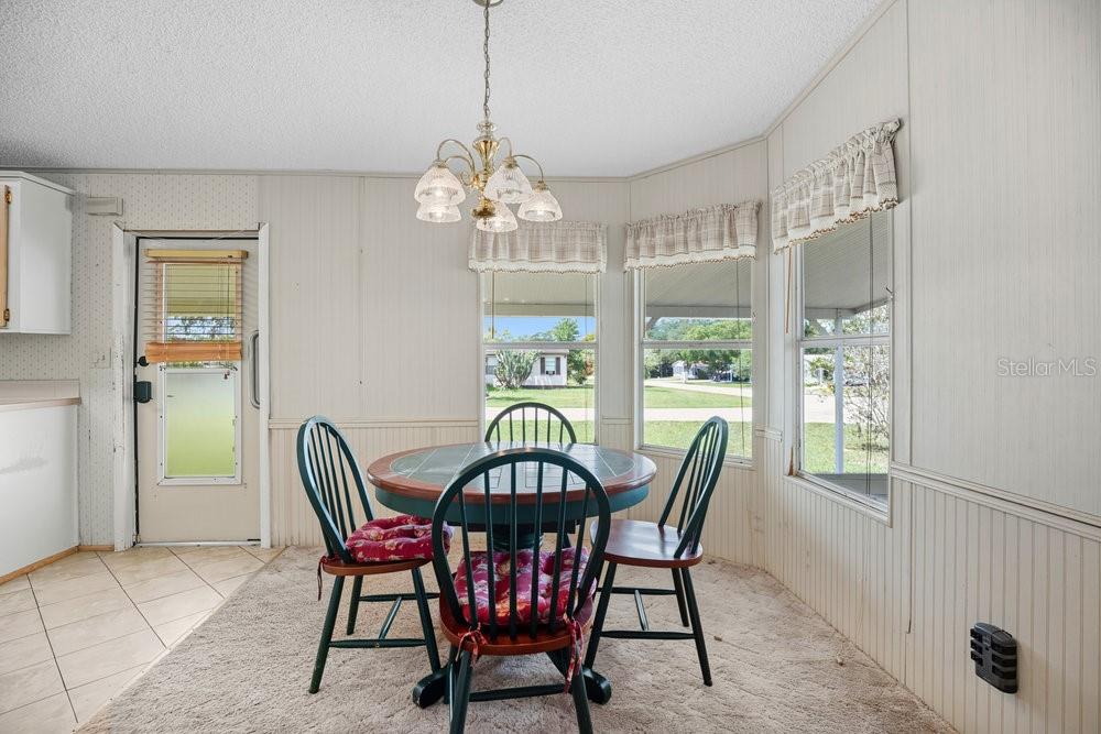 Image 15 of 39 For 152 Florence Boulevard