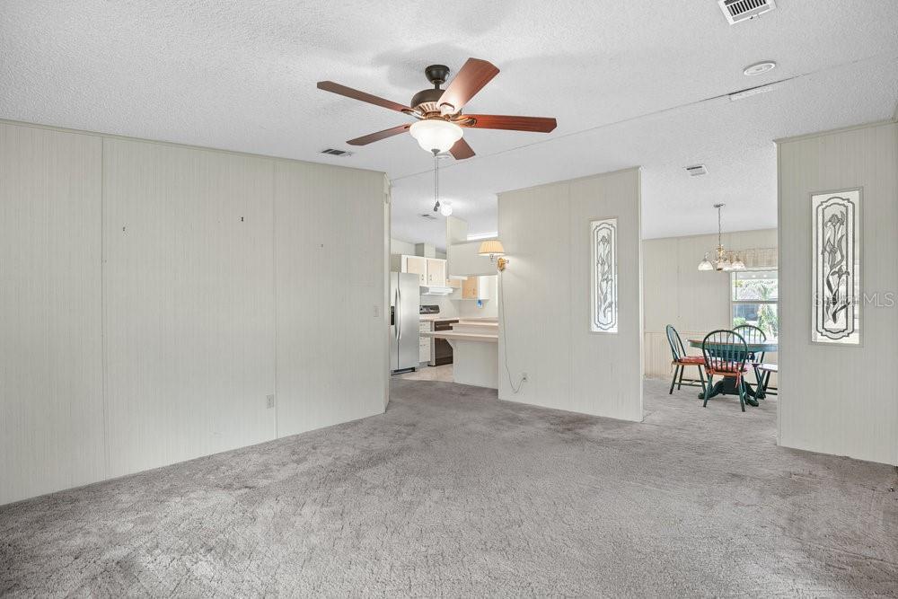Image 16 of 39 For 152 Florence Boulevard