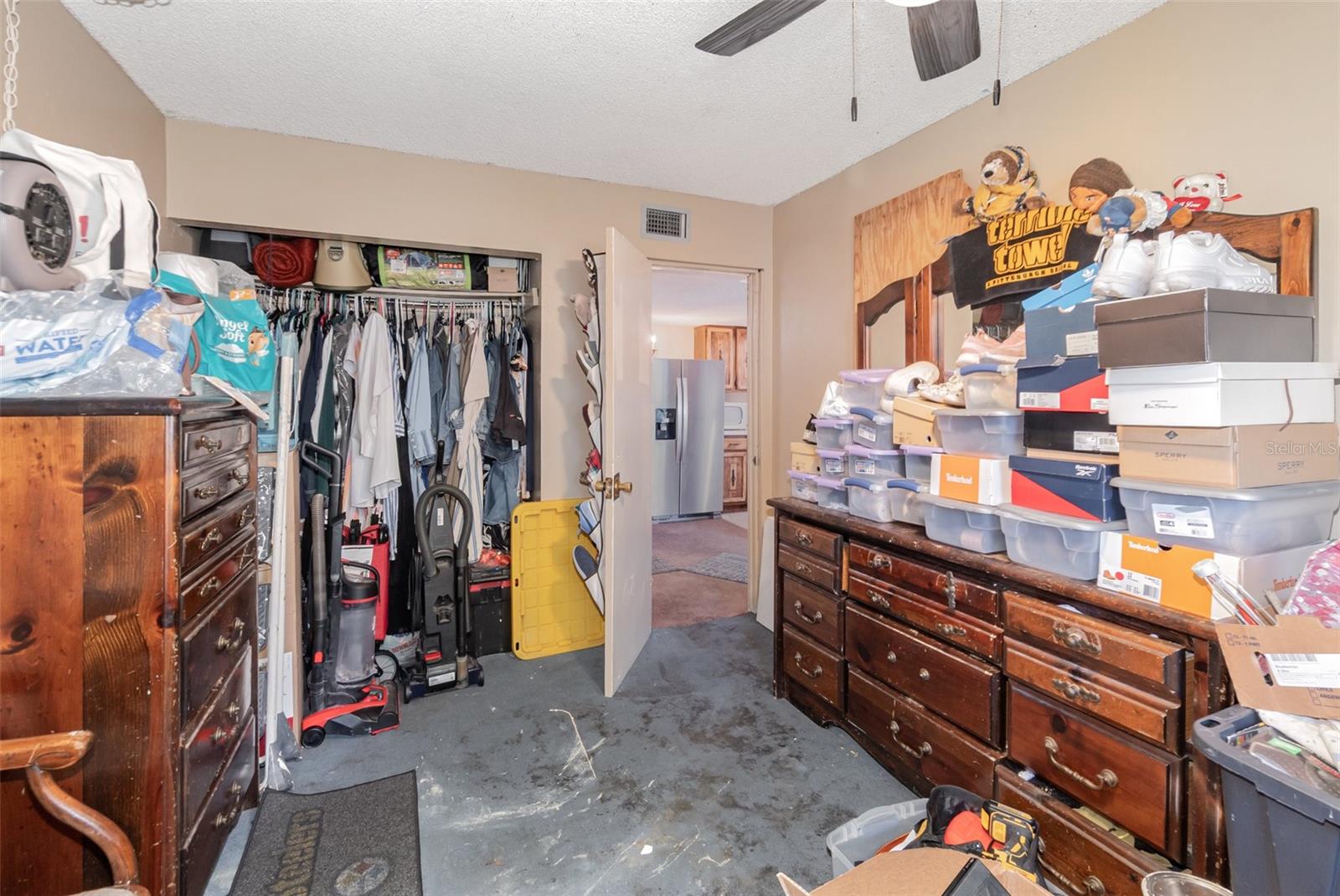 Image 15 of 26 For 6051 Village Circle Ge