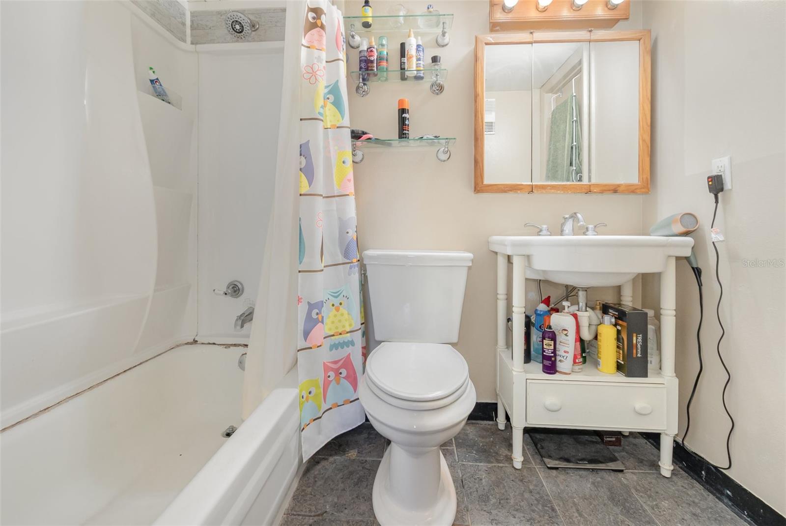 Image 17 of 26 For 6051 Village Circle Ge