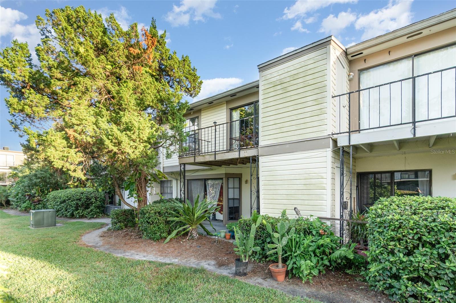 Image 20 of 26 For 6051 Village Circle Ge
