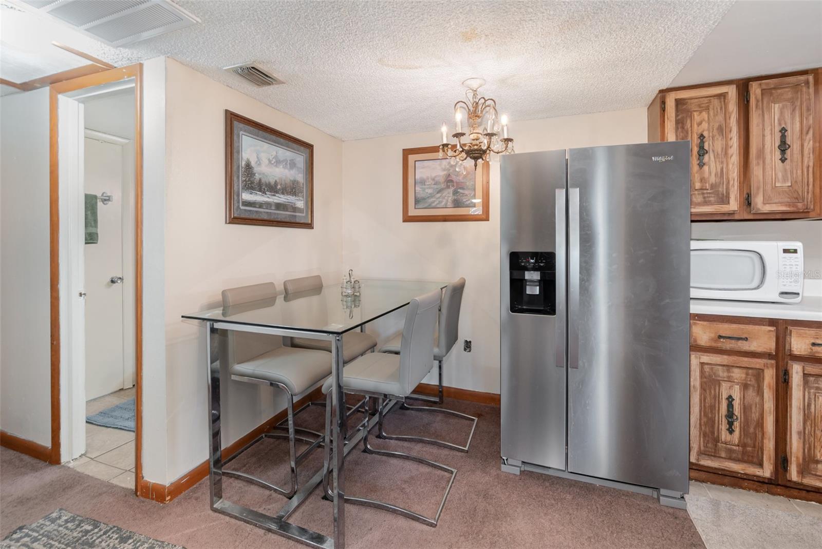 Image 6 of 26 For 6051 Village Circle Ge