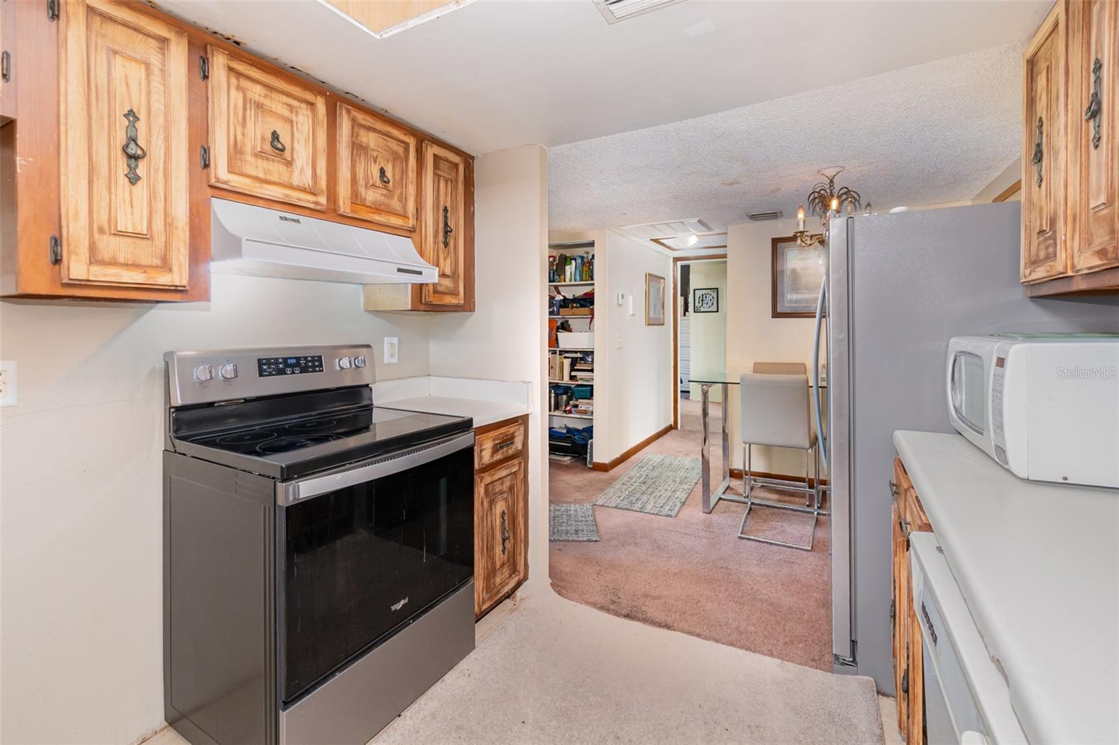 Image 7 of 26 For 6051 Village Circle Ge