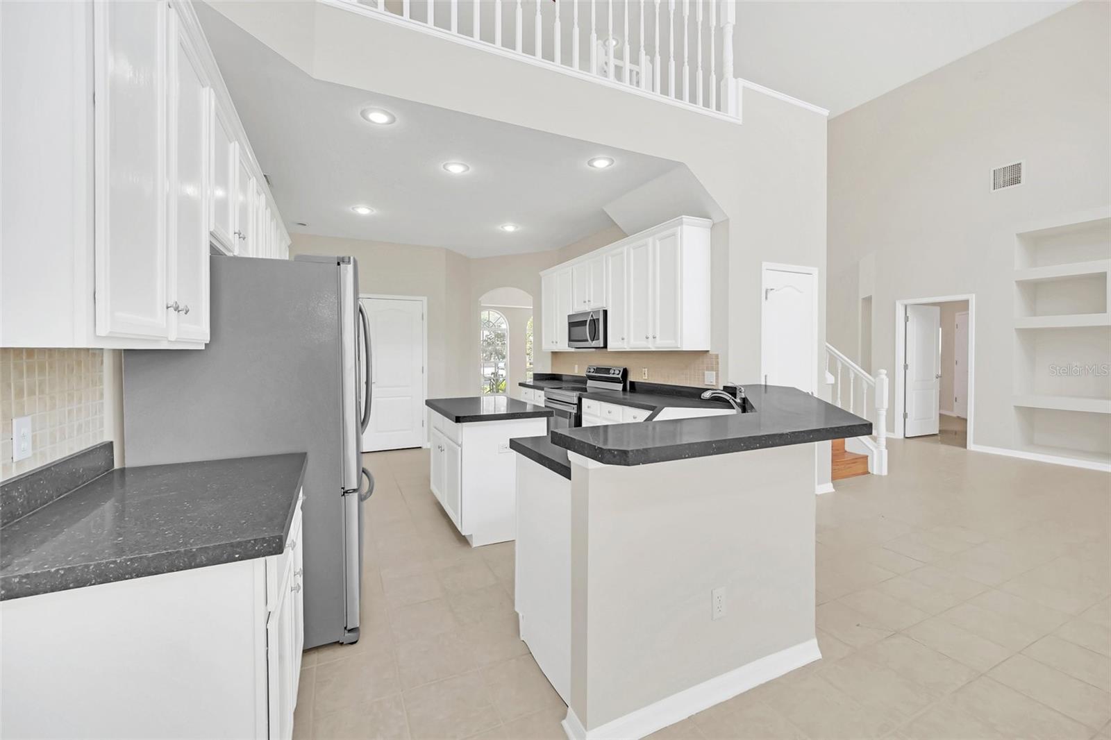 Image 15 of 45 For 10125 Foxhurst Court