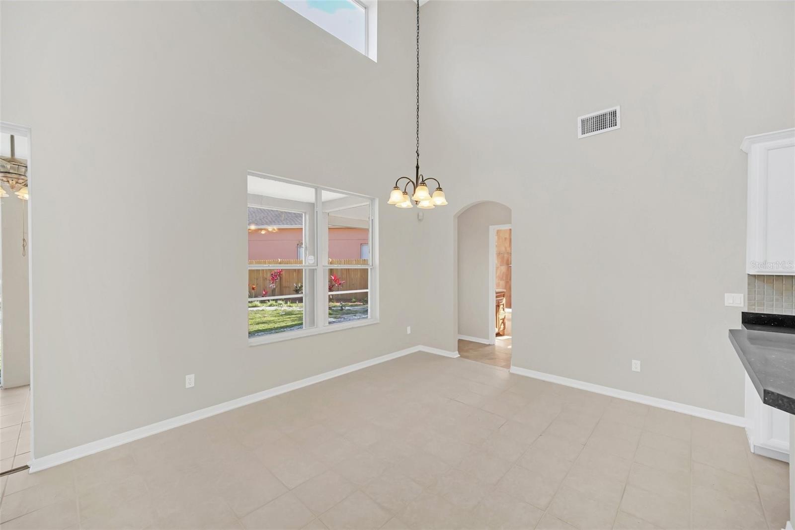 Image 18 of 45 For 10125 Foxhurst Court