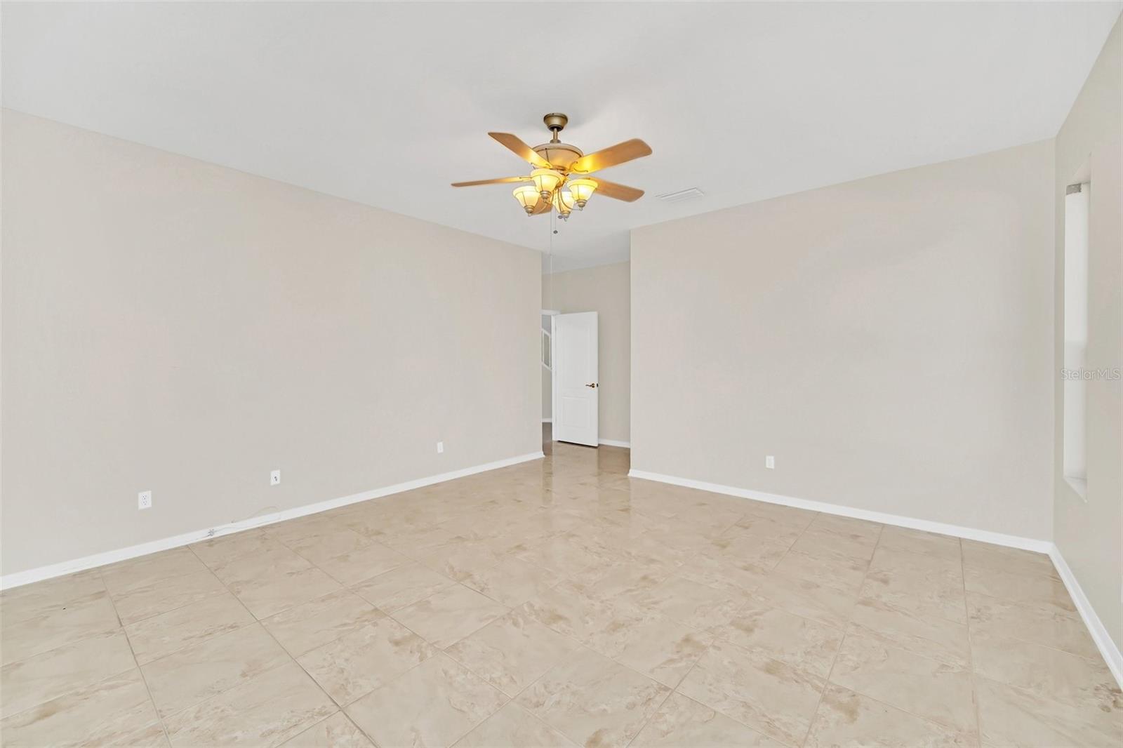 Image 22 of 45 For 10125 Foxhurst Court