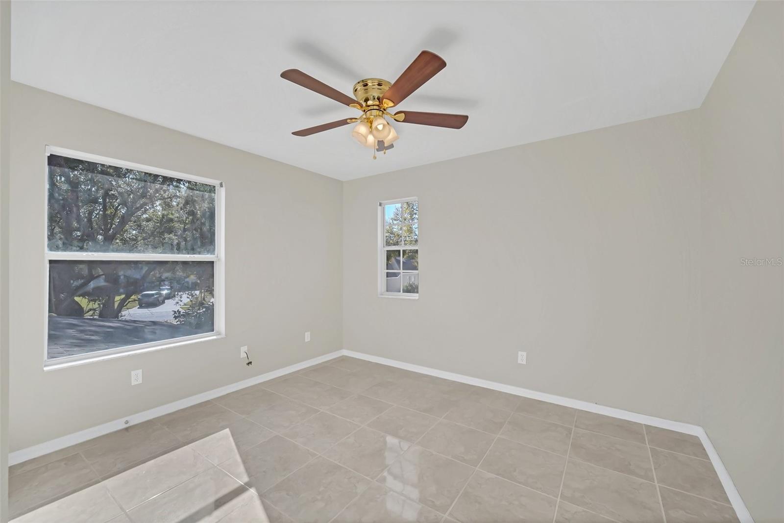 Image 32 of 45 For 10125 Foxhurst Court