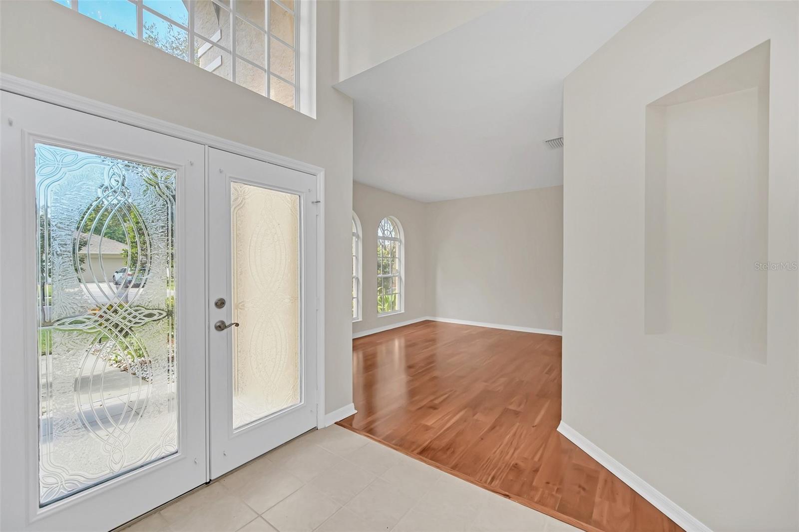 Image 6 of 45 For 10125 Foxhurst Court