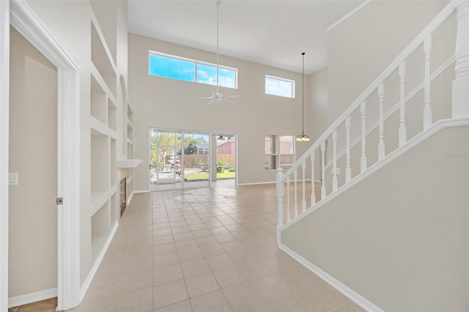 Image 9 of 45 For 10125 Foxhurst Court