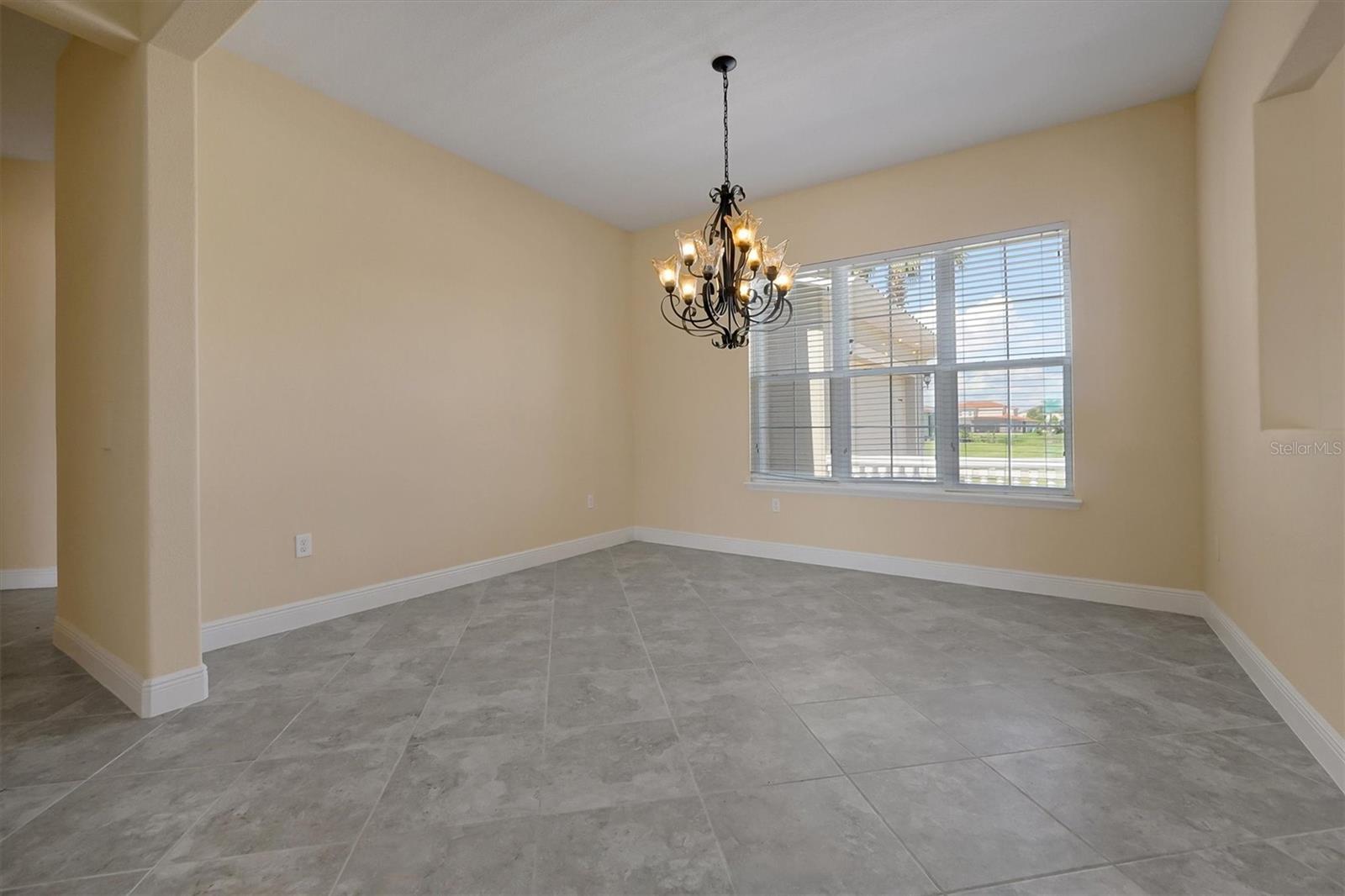 Image 14 of 52 For 870 Spinnaker Way