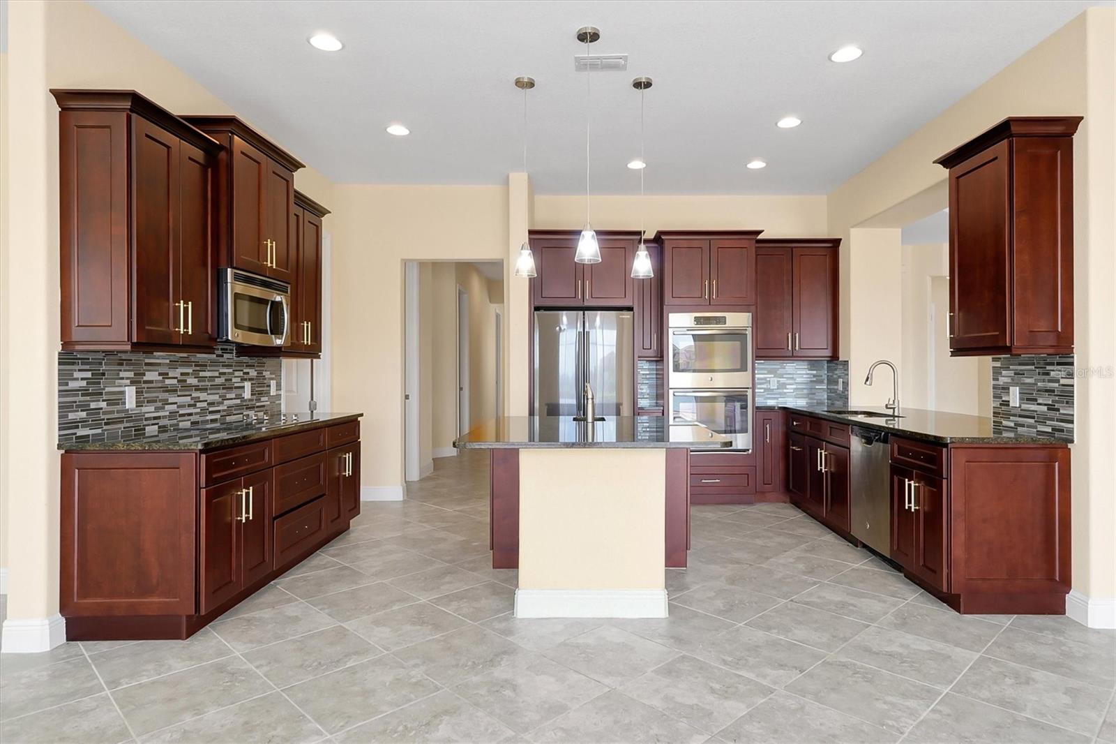 Image 18 of 52 For 870 Spinnaker Way
