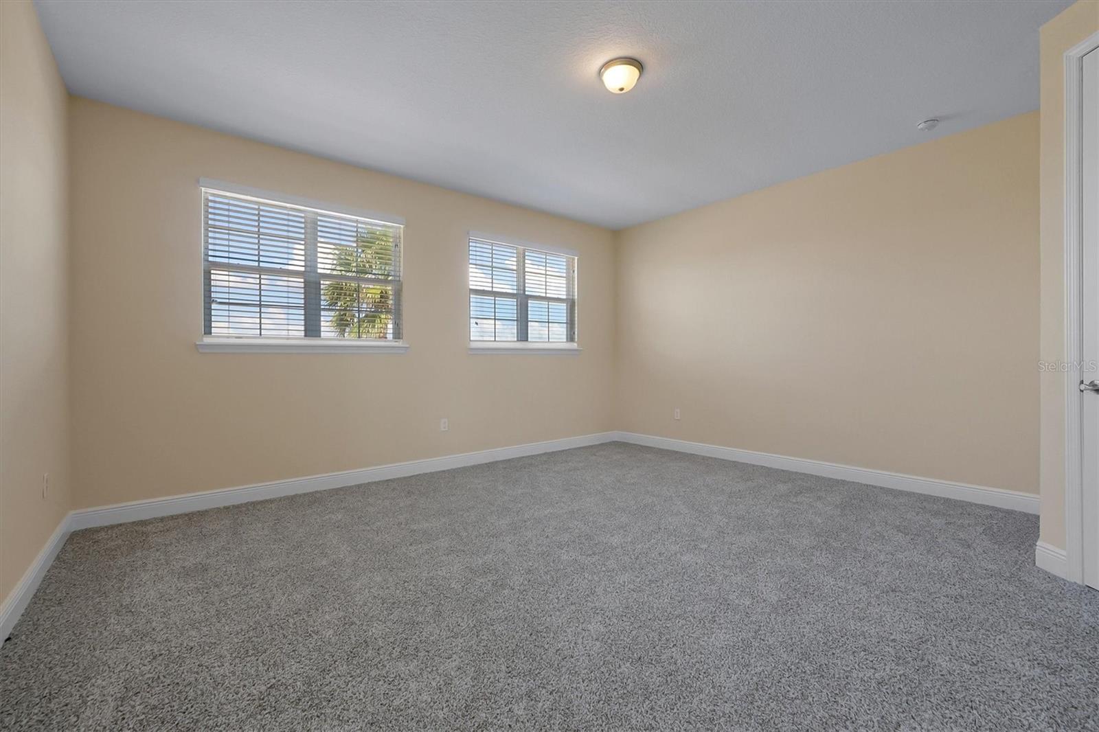Image 31 of 52 For 870 Spinnaker Way