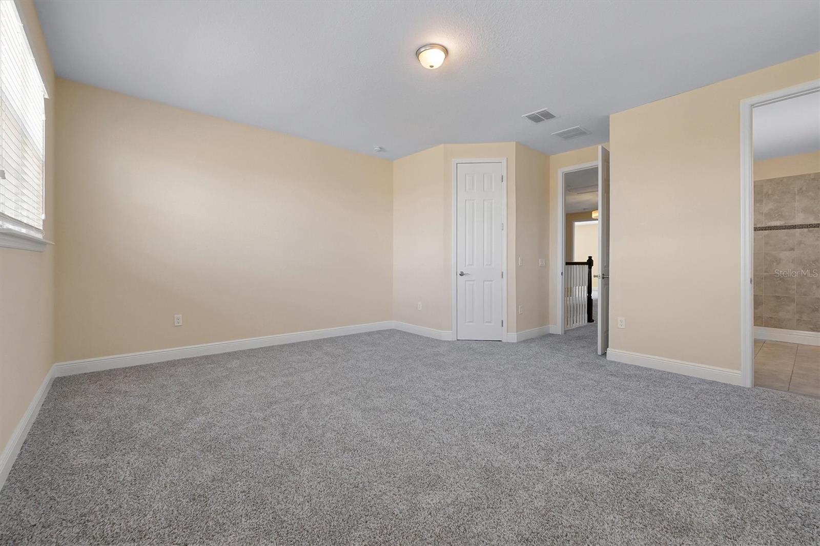 Image 32 of 52 For 870 Spinnaker Way