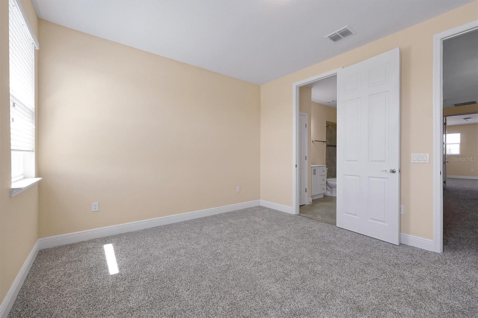 Image 36 of 52 For 870 Spinnaker Way