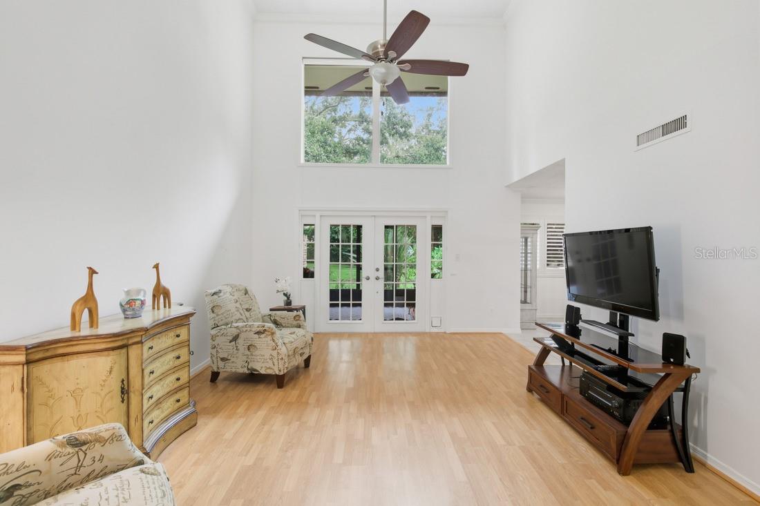 Image 3 of 29 For 402 Oak Haven Drive 402