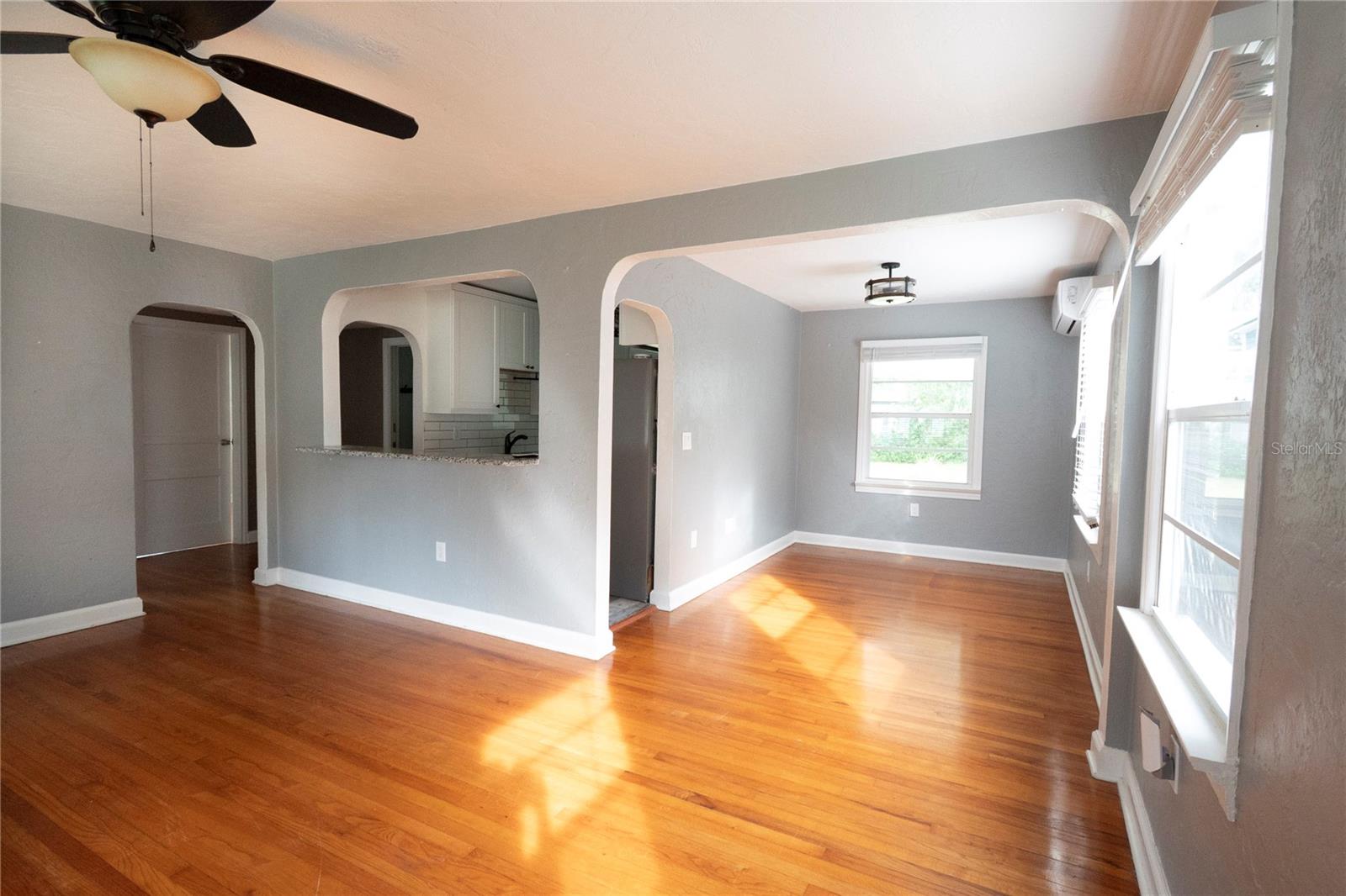 Image 3 of 23 For 921 La Salle Avenue